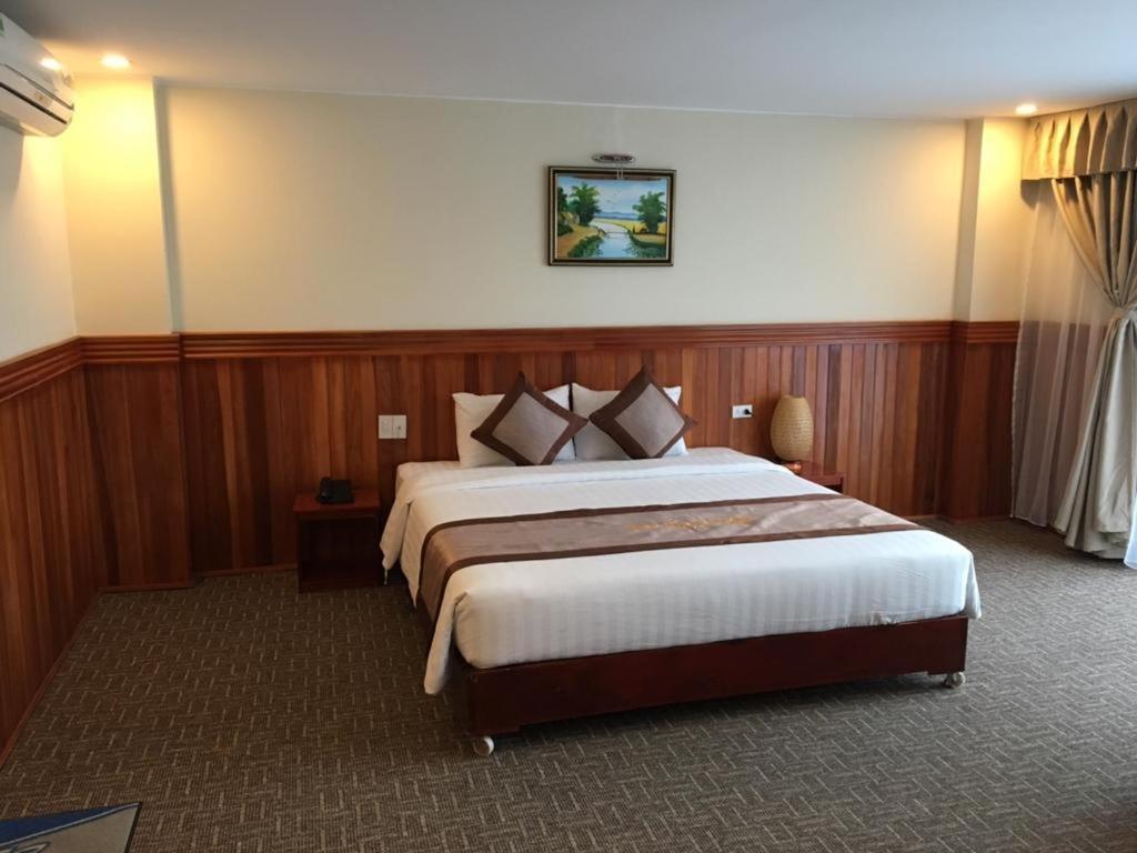 Vinh Plaza Hotel Bagian luar foto