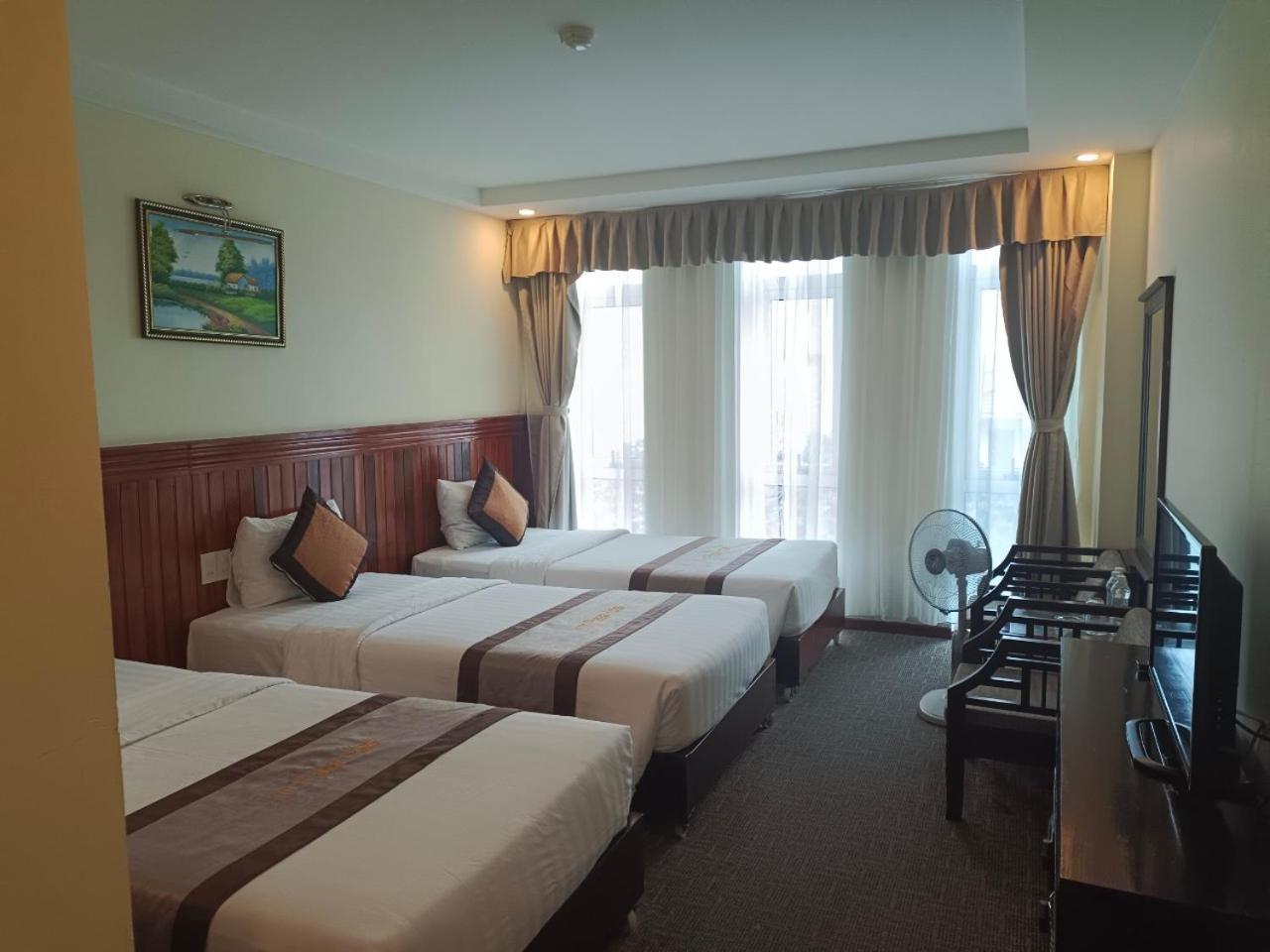 Vinh Plaza Hotel Bagian luar foto