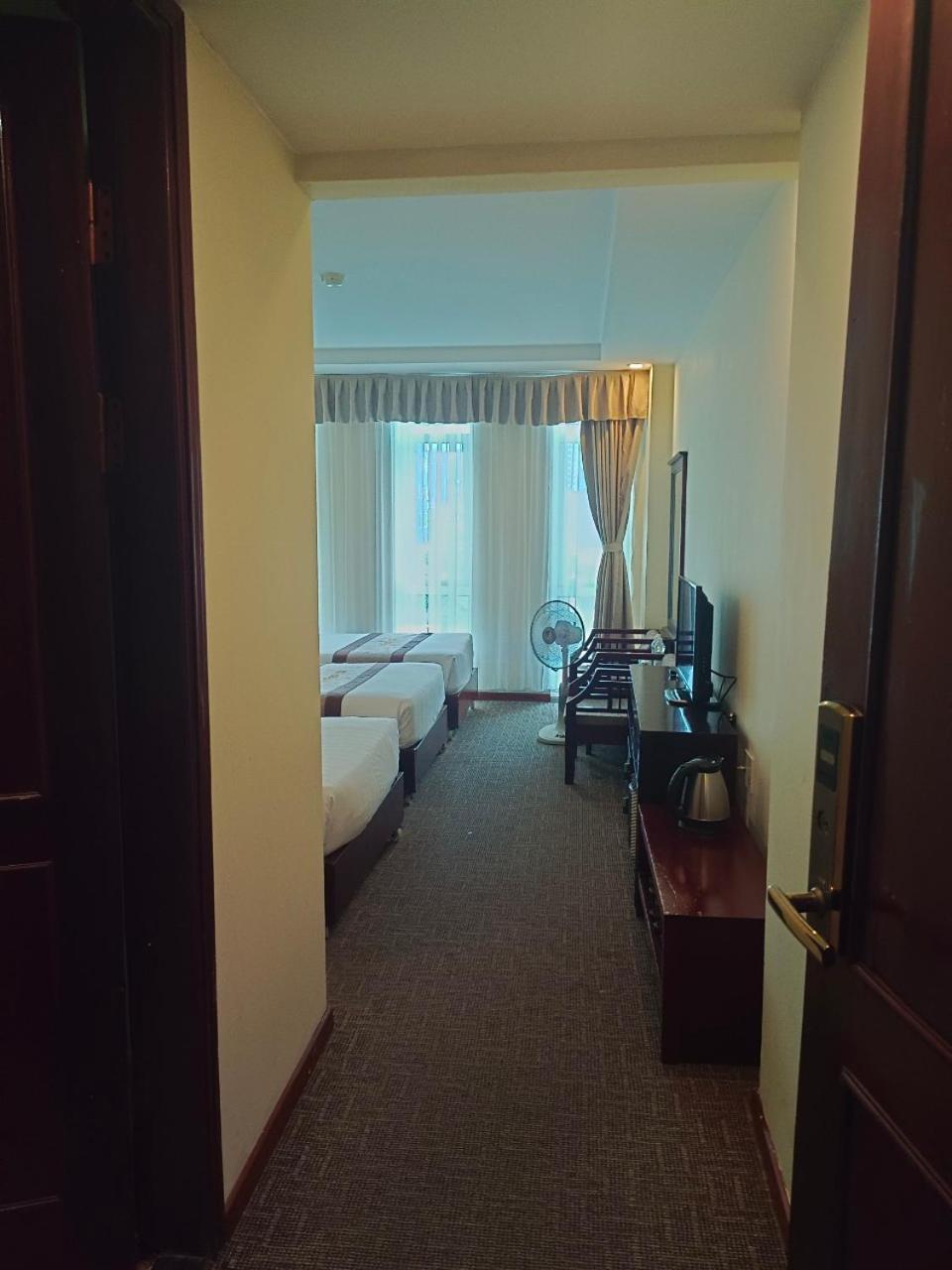 Vinh Plaza Hotel Bagian luar foto